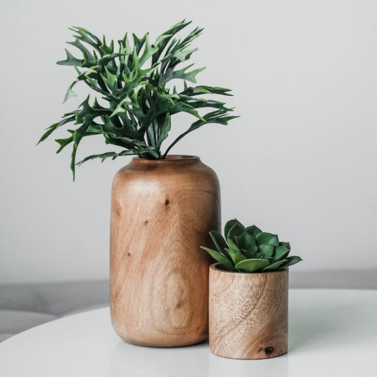 173_Wooden_Accessories_Store-Product_02-Featured